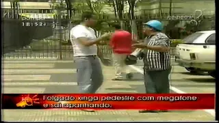 Marquinho Folgado Com Megafone   Pegadinha Do João Kléber