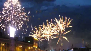 Jubilee fireworks on Victory Day on May 9 near the Kremlin walls on the Big Moskvoretsky bridge.