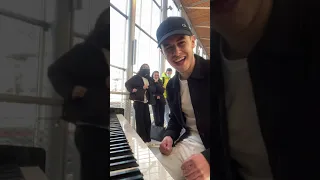 Piano gare moment incroyable à Chambéry je joue toutes les musiques de rap