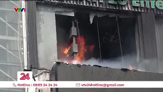 Hiện trường vụ cháy ở Ô Chợ Dừa, Hà Nội | VTV24