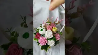 Un cestino con fiori di sapone,per voi!