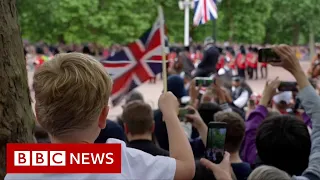 Trooping the Colour celebrated by Platinum Jubilee crowds - BBC News