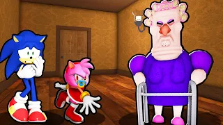 SONIC AND BABY AMY.EXE VS ESCAPE GRUMPY GRAN IN ROBLOX