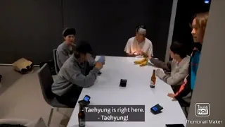 drunk Yoongi looking for Teahyung when he's right next to him😂🤣😂🤣