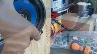 Making a sound system using pallet wood as speaker box