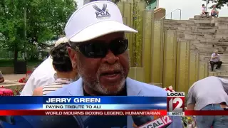 Fans in Ali's hometown gather to remember, honor the American Legend