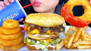 ASMR DOUBLE CHEESEBURGER, STRAWBERRY MILKSHAKE, ONION RINGS FRIES MUKBANG (EATING SOUNDS) ASMR Phan