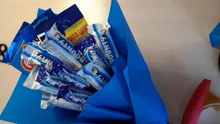 Стильный букет из конфет за 15 минут. Легкий способ сделать букет из конфет своими руками