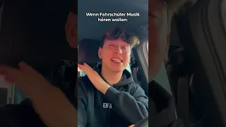 Wenn man in der Fahrstunde Musik hört 🚗😂 | Finnel #shorts