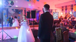 Невеста поет жениху на свадьбе "Только мой"