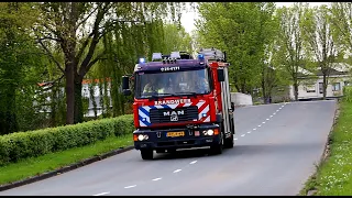 Brandweer, Ambulances en Politie met spoed naar Grote waterongevallen in Almere