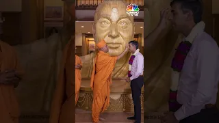 UK PM Rishi Sunak & Wife Akshata Murty Visit Akshardham Temple | N18S | CNBCTV18
