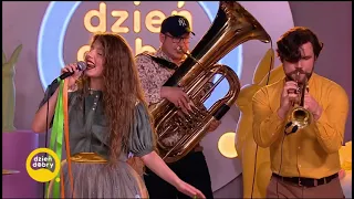 Karolina Lizer i jej Folk Orkiestra - Chateńka LIVE DDTVN