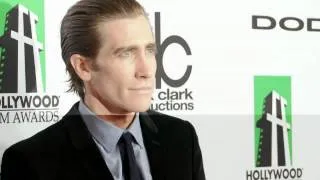 Jake Gyllenhaal  Dodge Red Carpet Fashion -- HFA 2013