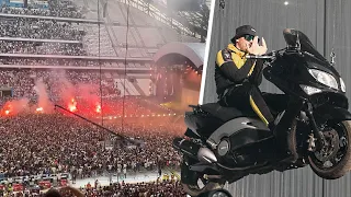 L’entrée de FOLIE de JUL au Stade Vélodrome dans une ambiance de FEU 🔥 • HD