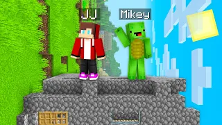 Mikey and JJ Survive WITHOUT GRAVITY in Minecraft (Maizen)