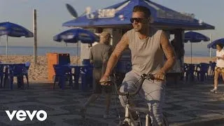 Ricky Martin - Vida (Spanglish Version) (Behind the Scenes Vida (Official))