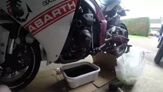 Doing your own basic maintainance: Oil change on a Yamaha R1