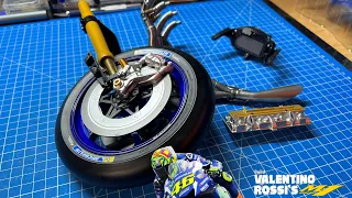 Build Valentino Rossi's YZR - M1 Motorcycle - Pack 3 & 4 - Stage 7-16