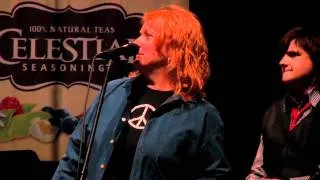 Interview with the Indigo Girls (eTown webisode #29)