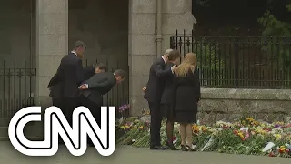 Membros da realeza britânica visitam homenagens à Elizabeth II em Balmoral, na Escócia | CNN SÁBADO