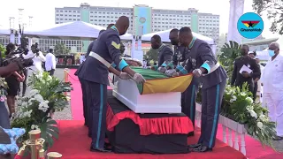 Watch how the casket of Rawlings' mother was opened