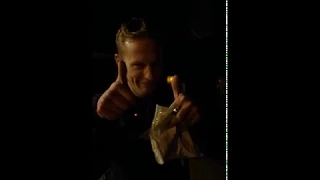 Laurence Fox saying "Dankeschön" to German fans