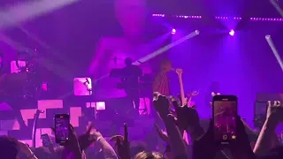 Machine Gun Kelly - forget me too (live @Fortuna Arena Praha)