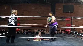 Squared Circle Pro - Nikki Chase vs S.O.S.