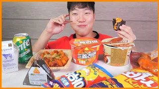 (Eng Sub) Korean Convenience Store Mukbang after 26 hours of starving! Eating show! GS25