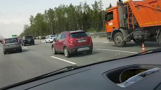 Пробка на Новой Риге в сторону области. Сбили человека на глушняк