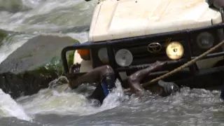 Kakadu: Landcruiser Troopcarrier Recovery at Cahill's Crossing