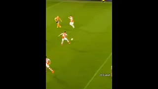 Özil 200 IQ Passes