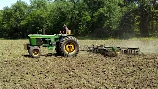 1972 John Deere 4020 discing