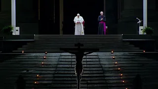 Pope prays a moving Way of the Cross with texts prepared by prisoners