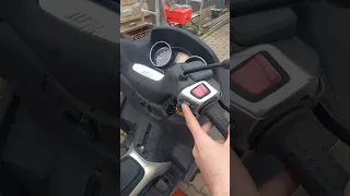 piaggio mp3 250 ,kann mir jemanden sagen was für problem das ist roll lock probleme