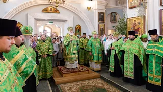 Божественная литургия  в День Святого Духа в Свято - Духовом кафедральном соборе Минска.