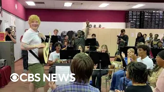 Ed Sheeran surprises high school students in Tampa