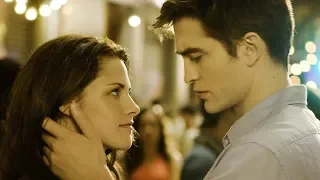 'Twilight' RETURNS to Theaters for 10th Anniversary + Cast Reunites at 2018 NYCC