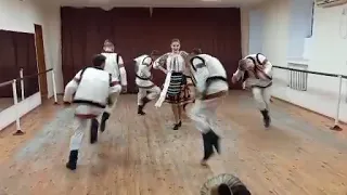 Молдавський танець "Табакєряска"