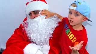 Кто обидел САНТУ  и  пробрался в наш дом??? Why does Santa have a fingal !!!