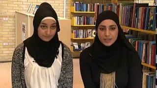 Tørklæde-piger: Jamen vi har da religionsfrihed i Danmark - DR Nyheder