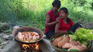 Yummy Fish egg curry spicy tasty Cooking for food of survival in the forest - My Natural Food ep 69