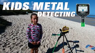 Kiddies Metal Detecting with Nokta Midi #metaldetecting #kidstreasurehunting#kidsmetaldetecting