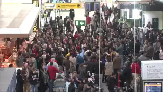 Flash mob Coro do Teatro Nacional de São Carlos no Aeroporto de Lisboa