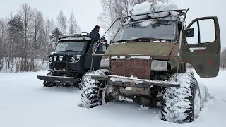 A crazy minibus against a huge UAZ iling show!