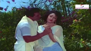 Aap Ko Pyaar Chhupaane Kee Buree Aadat Hain - Mohammed Rafi, Asha Bhosle - Mala Sinha, Dharmendra