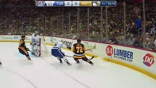 Patric Hornqvist: "Hey! Watch the fucking play!"