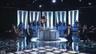 Blake Shelton & Gwen Stefani You Make It Feel Like Christmas Live (The Voice)