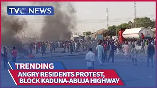 [WATCH]  Angry residents protest attack by bandits, block Kaduna-Abuja highway